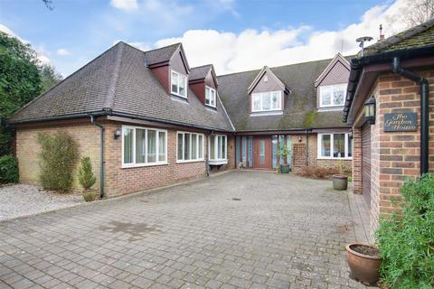 5 bedroom detached house for sale, Rarely Available