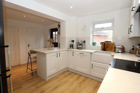 3 bedroom semi-detached house for sale, Grays Walk, Cowbridge, Vale of Glamorgan, CF71 7BQ