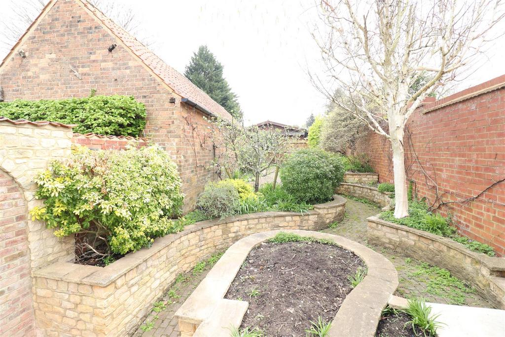 High Street, Podington NN29 2 bed terraced house for sale £260,000