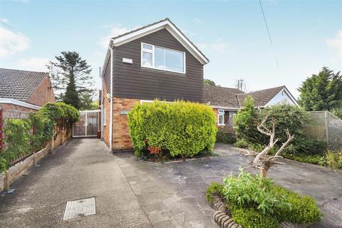3 bedroom semi-detached house for sale, Millers Close, Finedon NN9