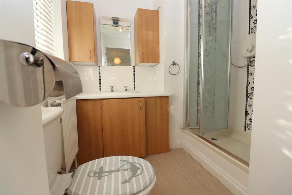 En-suite Shower Room / WC