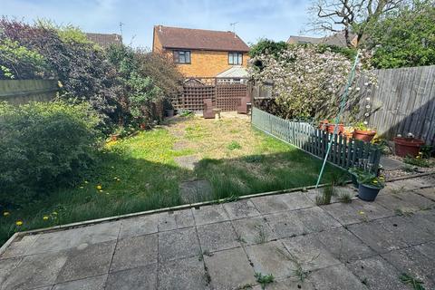 17 Birkdale Drive, Rushden, NN10 0YG