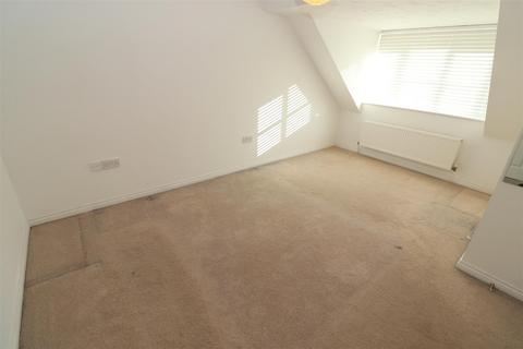 17 Birkdale Drive, Rushden, NN10 0YG