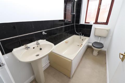 11 Aspen Close, Rushden, NN10 9BX