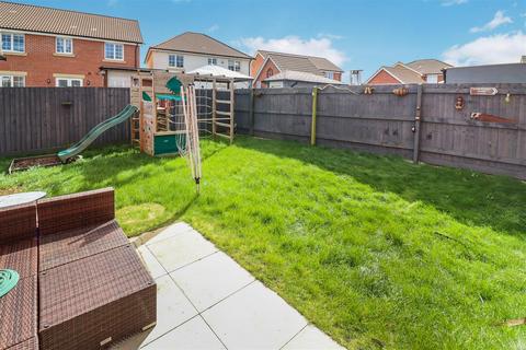 10 Darsdale Drive, Raunds, Wellingborough, NN9 6FU