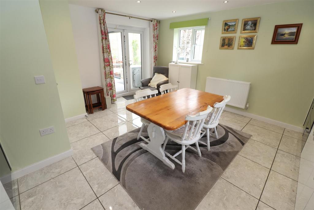 Kitchen / Breakfast Room