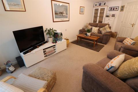 2 bedroom retirement property for sale, High Street South, Rushden NN10