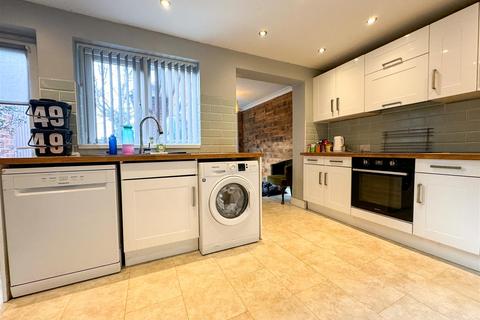 4 bedroom semi-detached house for sale, Manfield Gardens, Clacton-On-Sea CO16