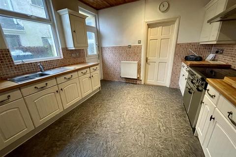 16 Cefneithin Road, Gorslas, Llanelli, SA14 7HT