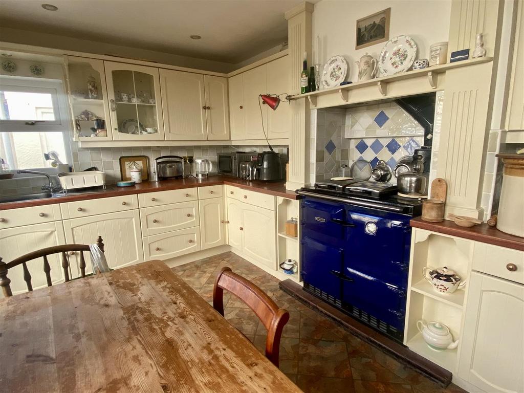 Kitchen/Breakfast Room