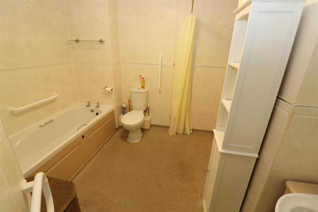 Bath / Shower Room / WC