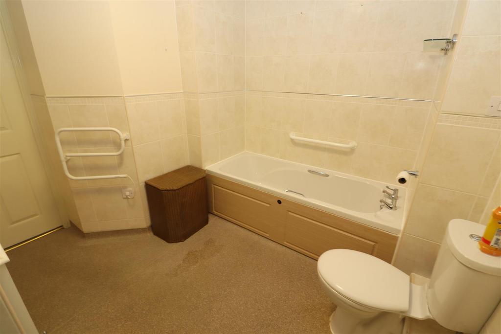 Bath / Shower Room / WC