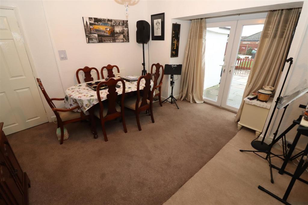Sitting Room/ Bedroom 3