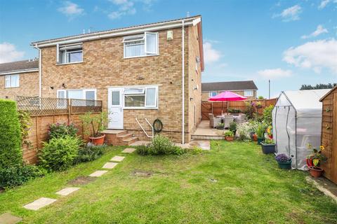 3 bedroom end of terrace house for sale, Saxon Rise, Irchester NN29