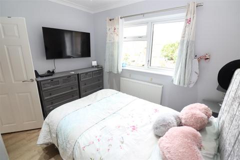 14 Blenheim Close, Rushden, NN10 9JA