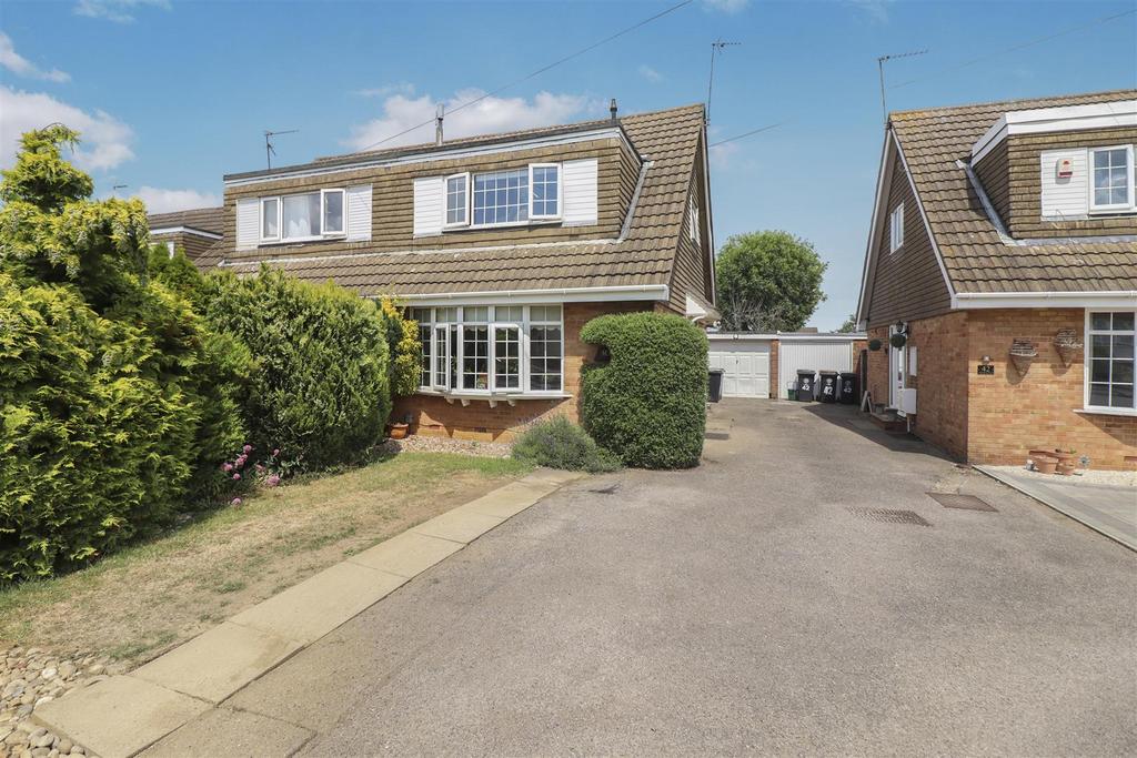 Melloway Road, Rushden NN10 2 bed semidetached house for sale £240,000