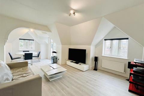 3 bedroom apartment for sale, Ashley Road, Hale, Altrincham