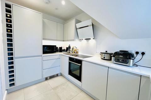 3 bedroom apartment for sale - Ashley Road, Hale, Altrincham