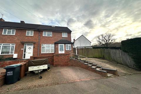 3 bedroom end of terrace house for sale - Culverden Road, Watford WD19