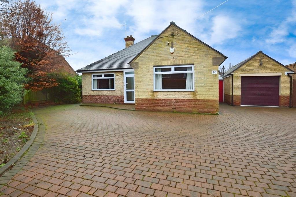 St. Margarets Avenue, Cottingham 2 bed detached bungalow for sale £