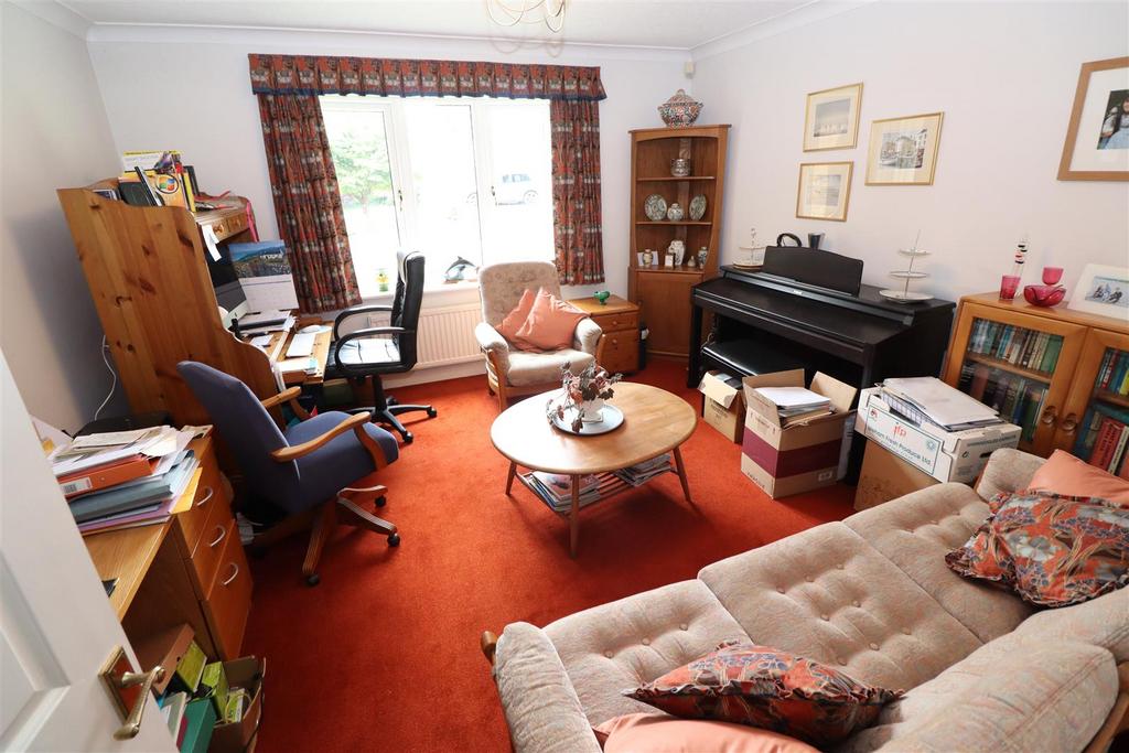 Sitting Room / Bedroom 4