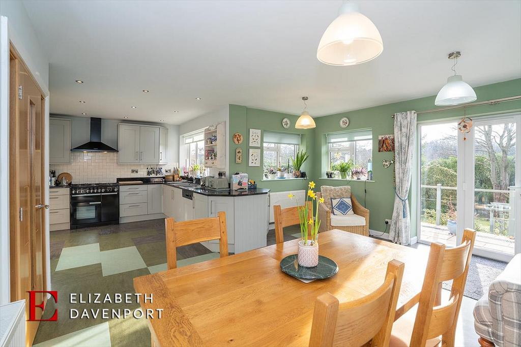 Inchbrook Road, Kenilworth 4 bed detached house for sale £795,000