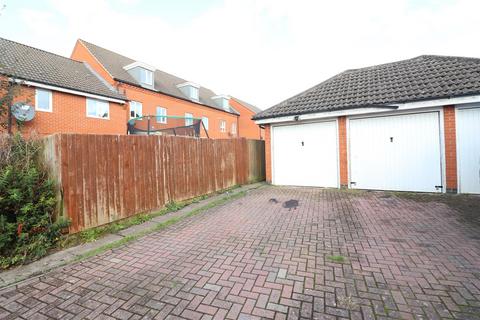 3 bedroom townhouse for sale, Maye Dicks Road, Rushden NN10