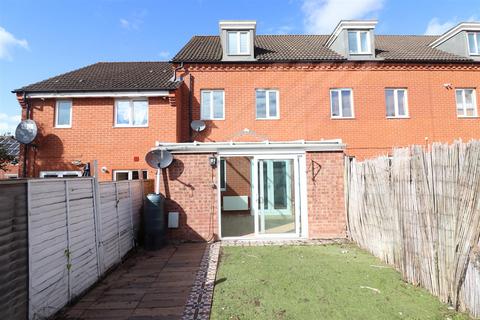 3 bedroom townhouse for sale, Maye Dicks Road, Rushden NN10