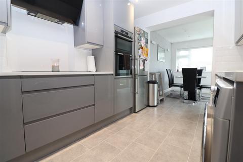 1 Abbotts Way, Rushden, NN10 9PL
