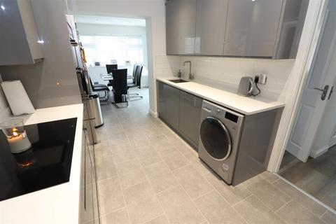 1 Abbotts Way, Rushden, NN10 9PL