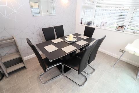 1 Abbotts Way, Rushden, NN10 9PL