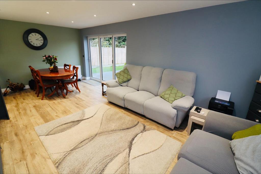 Lounge / Dining Room
