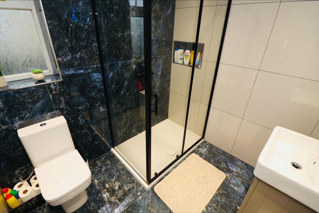 Shower Room / WC