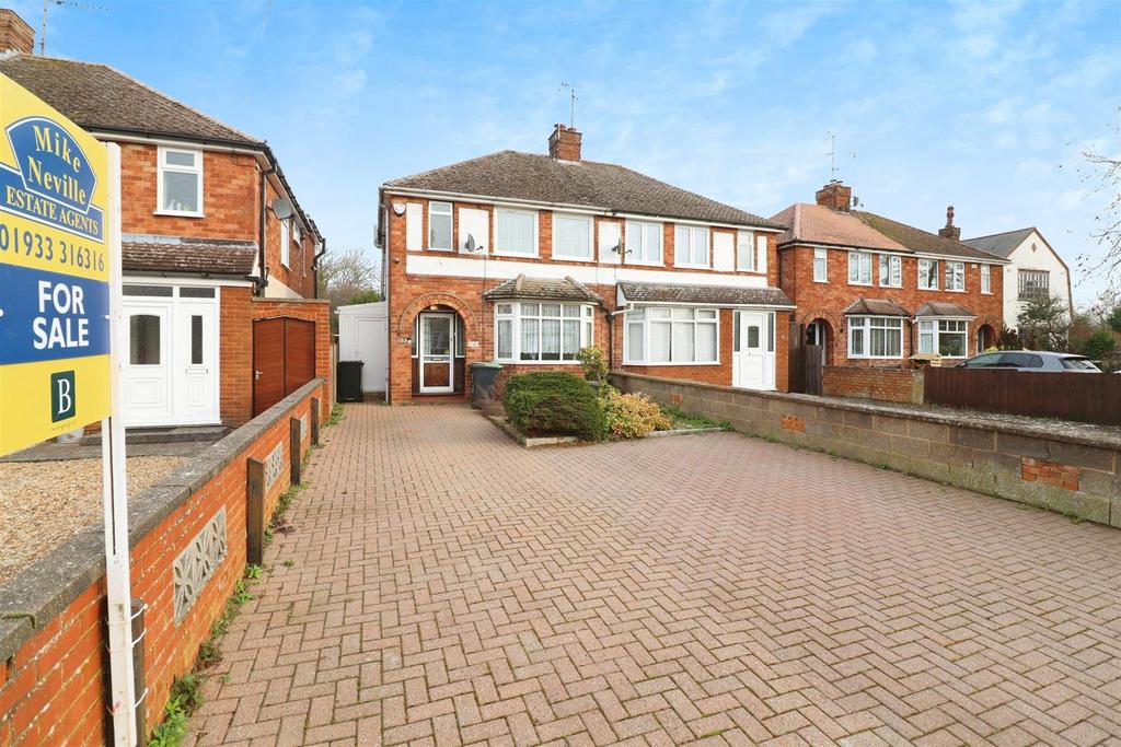 Hall Avenue, Rushden NN10 2 bed semidetached house for sale £250,000
