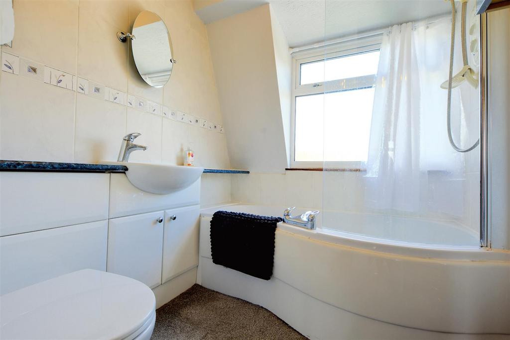 Bathroom 2.jpeg
