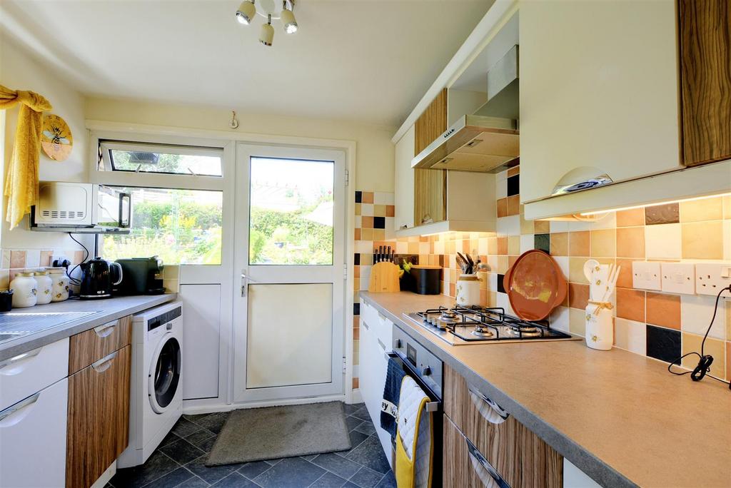 Kitchen 1.jpeg