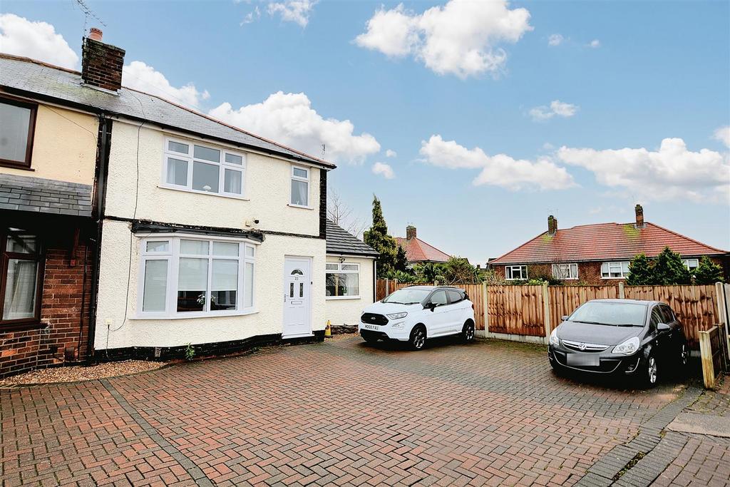 Hawthorne Avenue, Stapleford, Nottingham 3 bed semidetached house for
