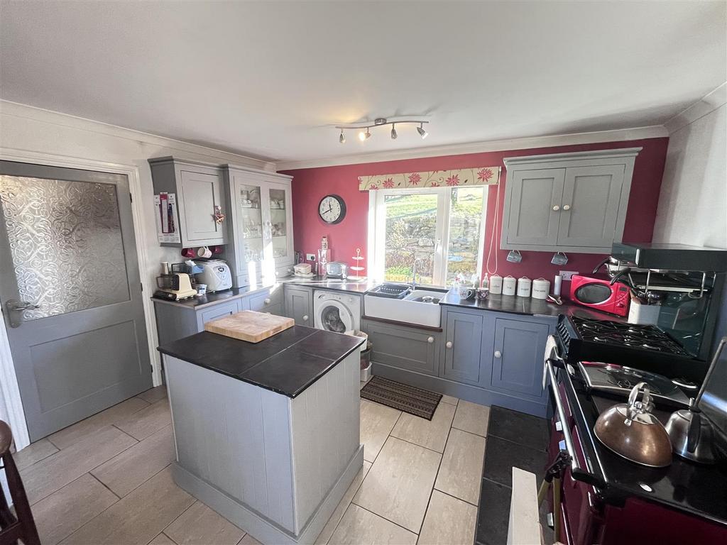 Kitchen 1.JPG