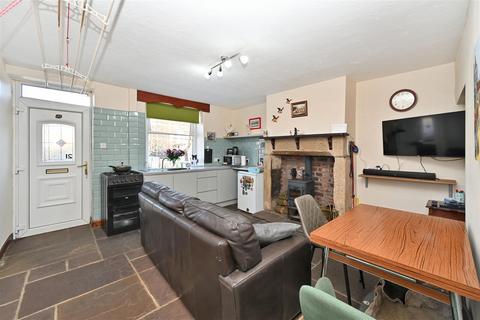 3 bedroom terraced house for sale, Victoria Road, Guiseley, Leeds