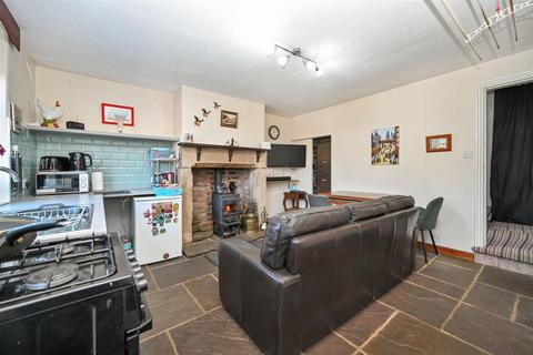 3 bedroom terraced house for sale, Victoria Road, Guiseley, Leeds