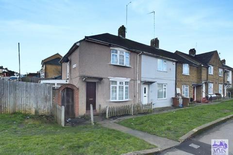 3 bedroom end of terrace house for sale - Darnley Road, Strood
