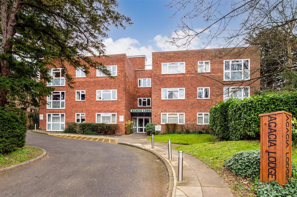 Hendon Lane, Finchley 2 bed flat to rent £1,900 pcm (£438 pw)