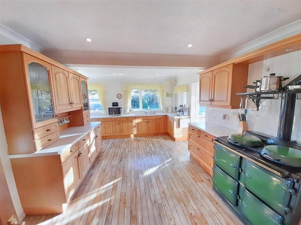 Kitchen / breakfast room