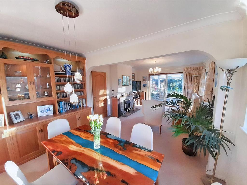 Living dining room 2 new.jpg