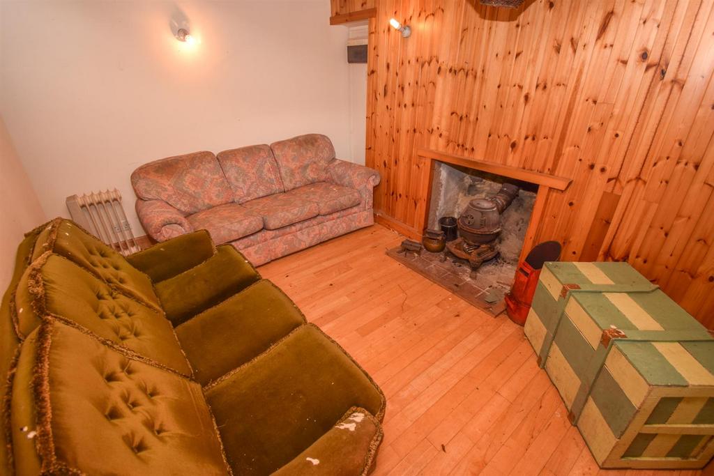 LOUNGE-2.jpg