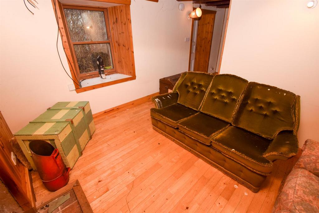 LOUNGE TWO-3.jpg