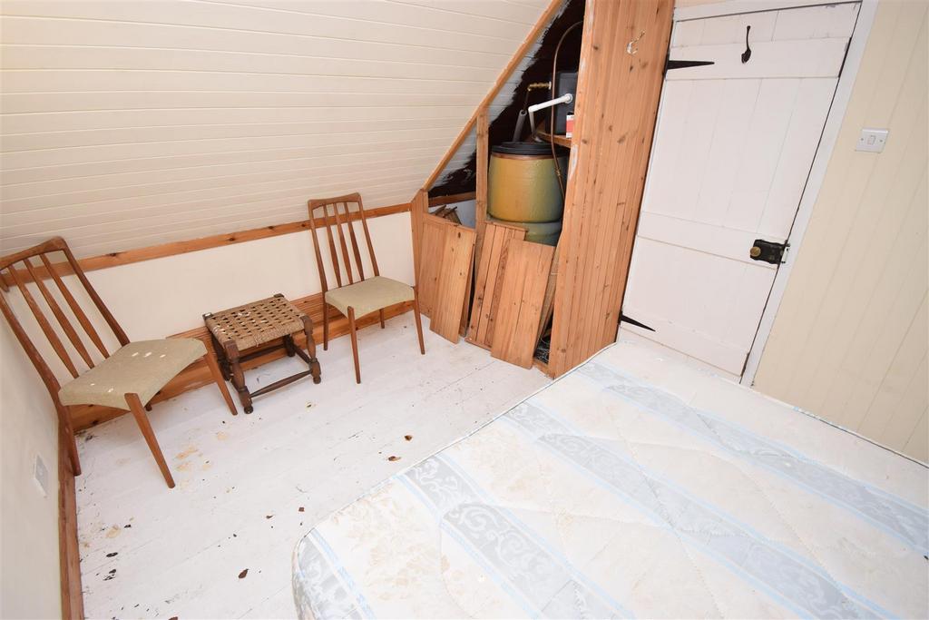 Bedroom one  2.jpg
