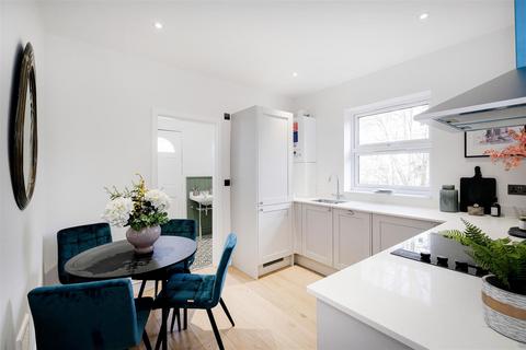 153 Warner Road, London, E17 7DX