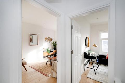 153 Warner Road, London, E17 7DX
