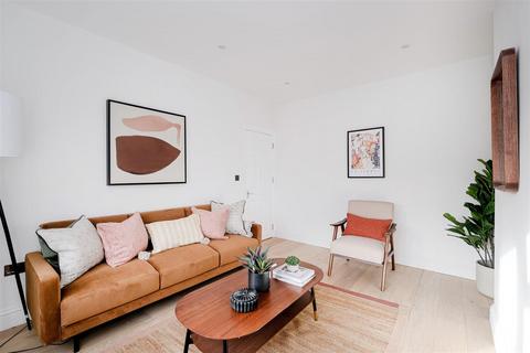 153 Warner Road, London, E17 7DX